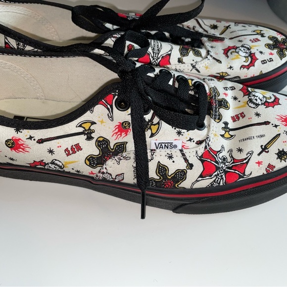 NWOT CUSTOM STRANGER THINGS VANS - Picture 5 of 5